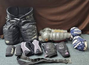 lot 1836 image: Ice Hockey leg, knee, shin, elbow, padding, & gloves (See picture for more info)