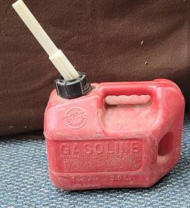 lot 1846 image: 1 Gal gas can