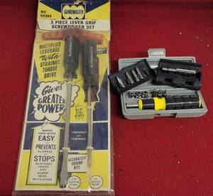 lot 1854 image: 3 piece lever grip screwdriver set & ratchet screwdriver set