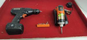lot 1867 image: (2) Black & Decker drills (1 Has charger & 1 Has No charger)