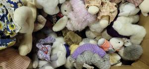 lot 1881 image: Large lot of stuffed rabbit toys