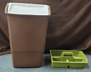 lot 1892 image: Trash can & tray