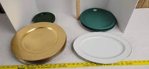 lot 1898 image: Large plastic gold plates, 2 large & 2 small green plates