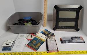 lot 1902 image: Hardware, electrical wires & sioscan clock