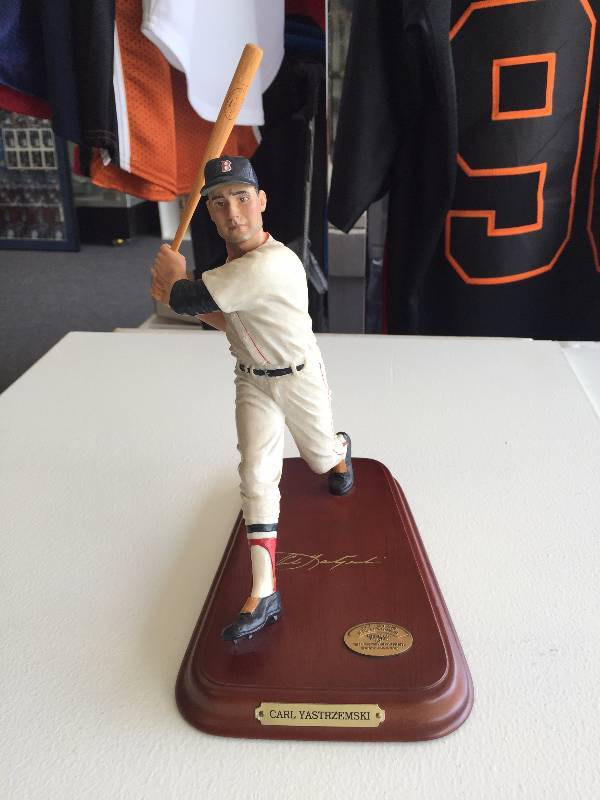 lot 1009 image: Carl Yastrzemski Danbury Mint Limited Edition Figure
