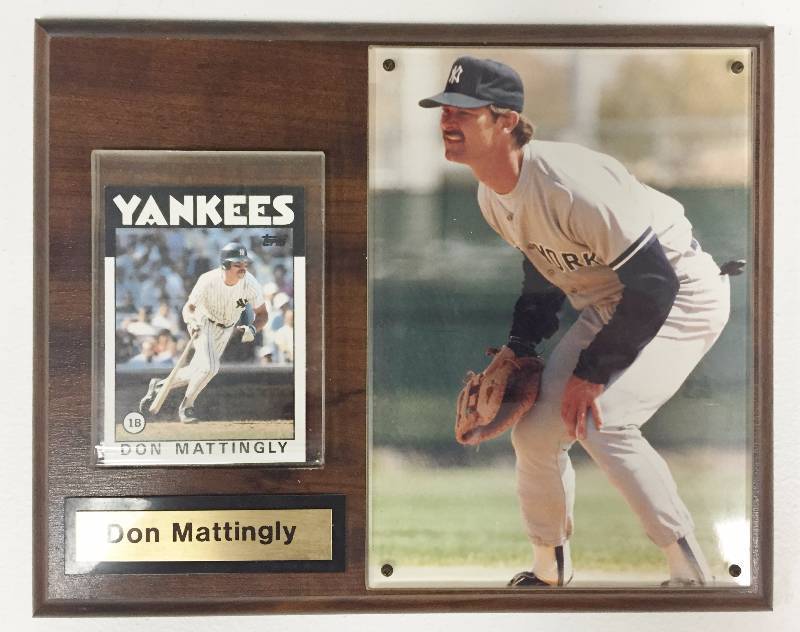lot 1076 image: Don Mattingly 8 14 x 10 14 New York Yankees Photo & Card Plaque