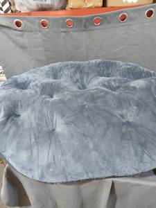 lot 20814 image: PET BED - LARGE