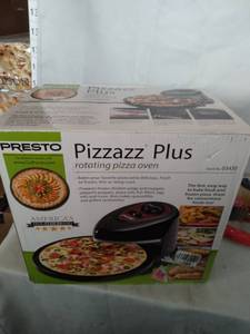 lot 13051 image: Pizzazz Plus Rotating Pizza Oven