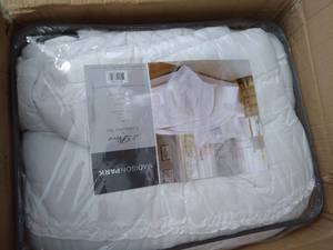 lot 16075 image: Madison Park Celeste 5-Pc. King Comforter Set Bedding