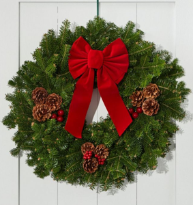 lot 13000 image: Festive Christmas Wreath