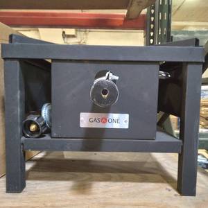 lot 44138 image: GasOne B-5350 270000 BTU Rugged Propane Burner Cooker With 0-30 PSI Regulator...