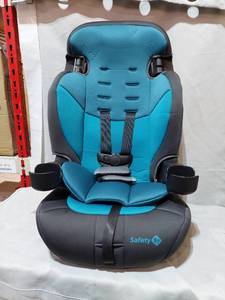 lot 44397 image: SAFETY 1ST CAR SEAT, CHILD