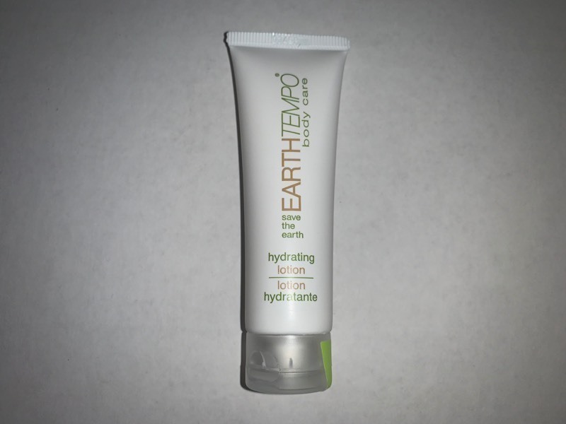 lot 1041 image: Lot of 50 New Travel Sized Lotion