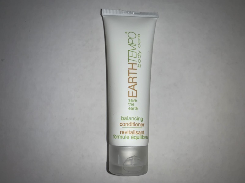 lot 1044 image: Lot of 50 New Travel Sized Conditioner