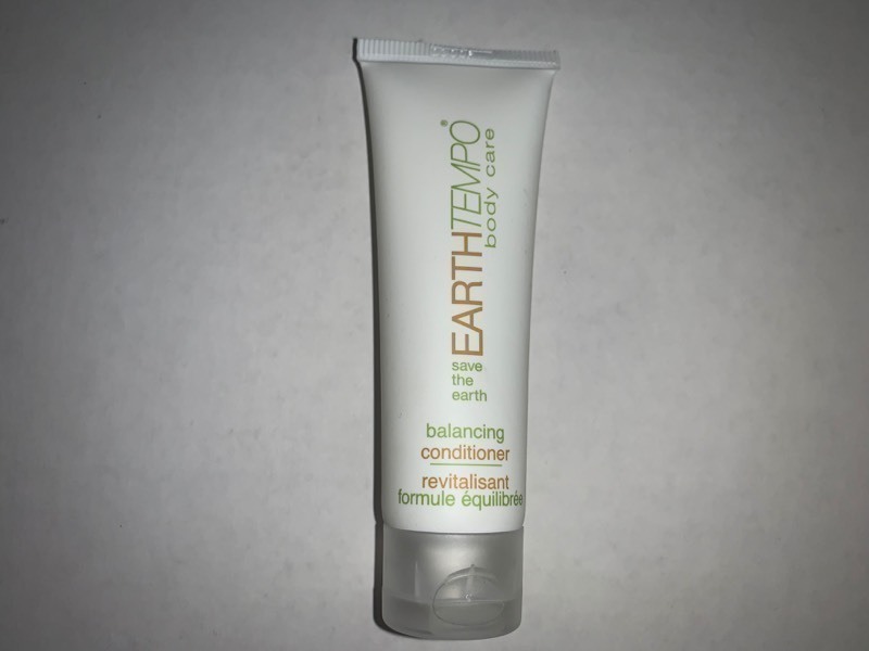 lot 1045 image: Lot of 50 New Travel Sized Conditioner