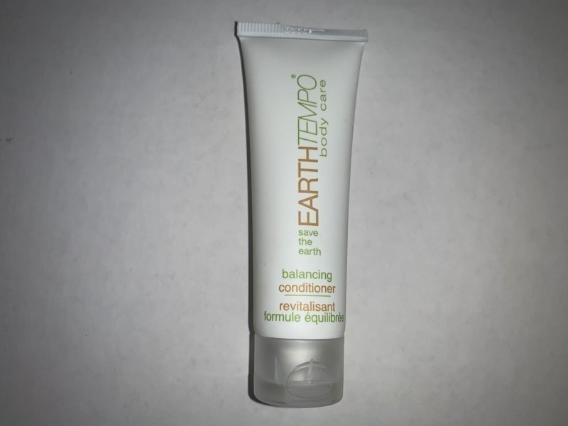 lot 1046 image: Lot of 50 New Travel Sized Conditioner