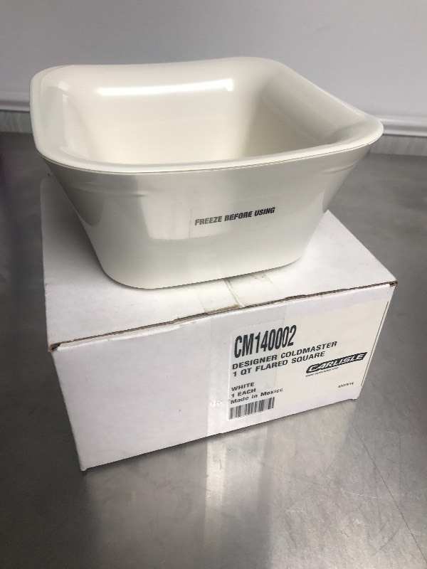 lot 140 image: Hi Dollor Cold master food container put in freezer keeps food cold outside for hours