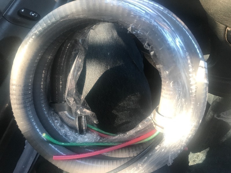 lot 166 image: 6 foot air conditioner electrical whip connector wire