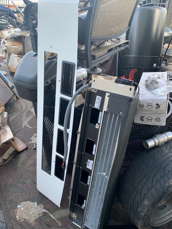 lot 176 image: Bus Style AC Condenser