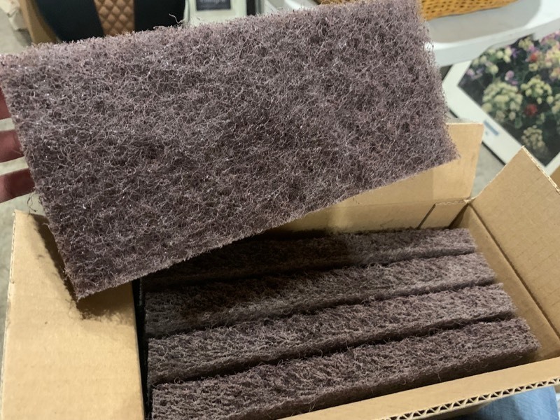 lot 177 image: Box of 5 Brown Utility Pads