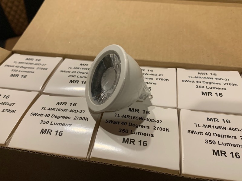 lot 233 image: New Box of 10 MR 16 LED 5w Lumens Light Bulbs