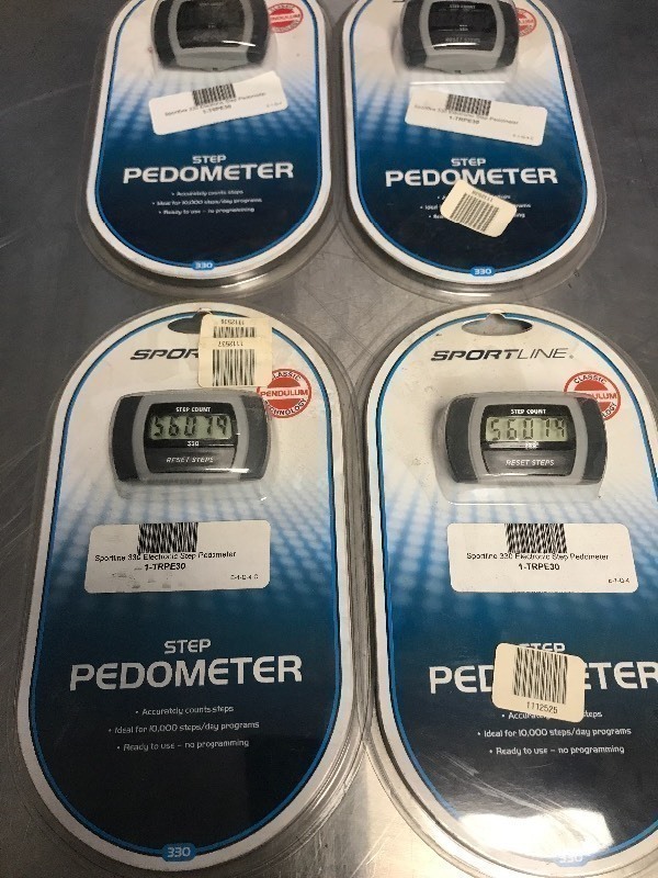 lot 262 image: Set of 4 new pedometers