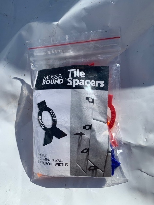 lot 326 image: 50 Bags w 18 Tile Spacers In Each Bag