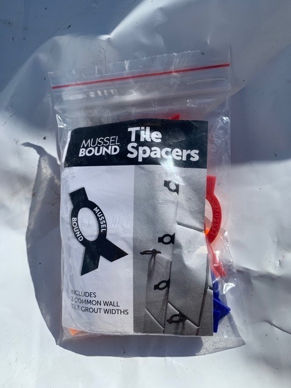 lot 330 image: 50 Bags w 18 Tile Spacers In Each Bag