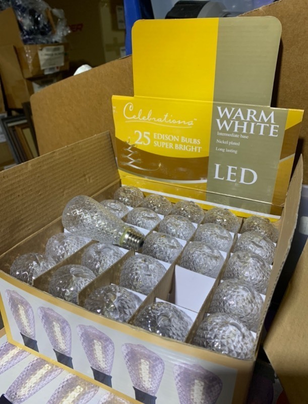 lot 383 image: New Box of 25 Celebrations Holiday Warm LED White Edison Super Bright Bulbs