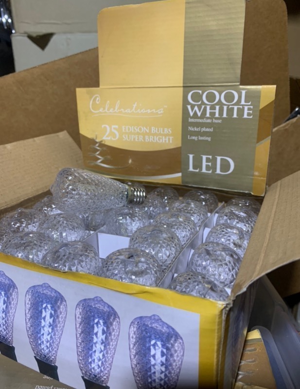 lot 386 image: New Box of 25 Celebrations Holiday Cool LED White Edison Super Bright Bulbs