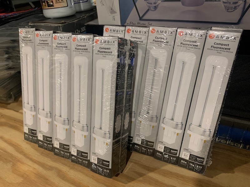 lot 142 image: Lot of 20 New Ambix Compact Fluorescent 4100K Cool White Light Bulbs