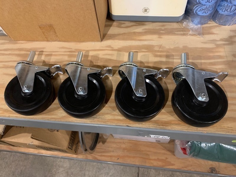 lot 433 image: New 6 Caster Wheels w Breaks