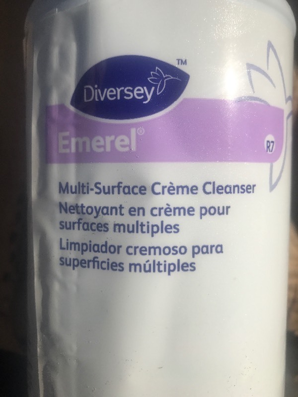 lot 559 image: 6 quarts multi surface cream cleaner