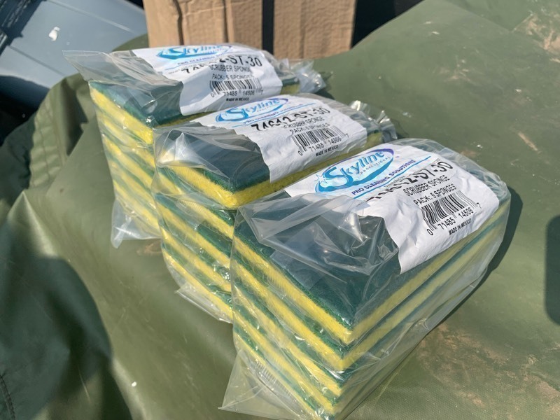 lot 562 image: Brand New Skyline Pro Cleaning Scrubber Sponges 3 packs of 5