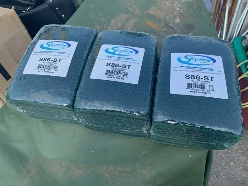 lot 564 image: Brand New Skyline Pro Cleaning Nylon Pads 3 packs of 10