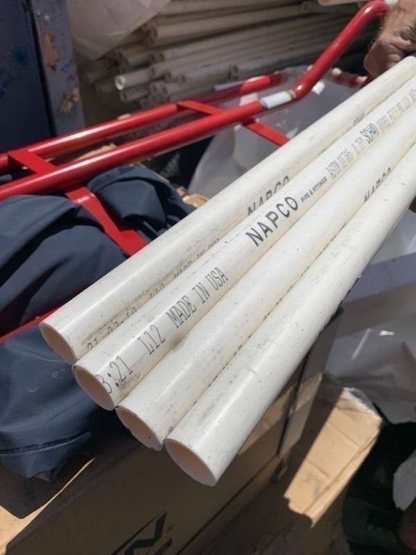lot 586 image: 4 Set of 3 quarter Inch 10f PVC Piping
