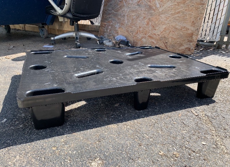 lot 597 image: Lot of 1 Brand New Heavy Duty Storage Skid