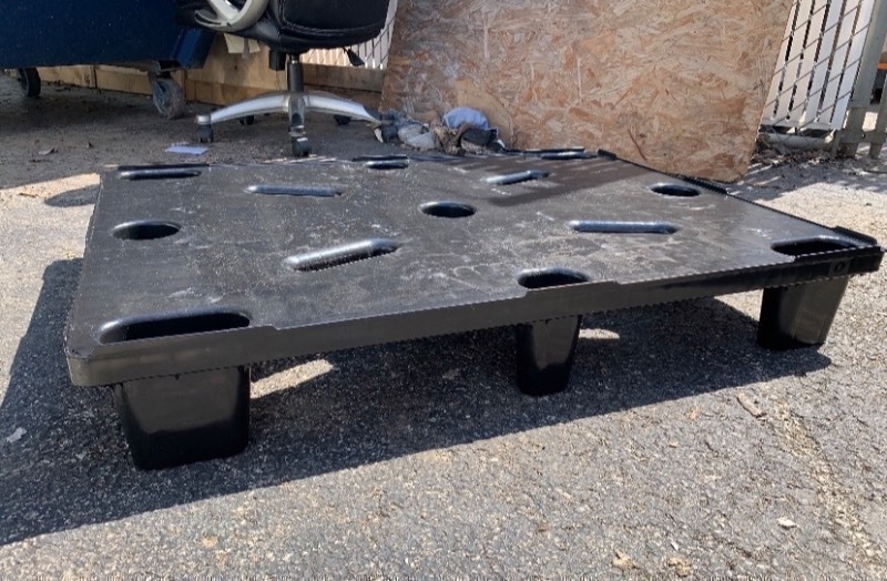 lot 606 image: Lot of 1 Brand New Heavy Duty Storage Skid