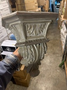 lot 6 image: Detailed Decorative Wall Mount Piece