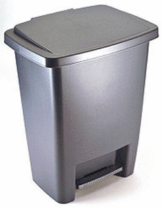 lot 5672 image: Rubbermaid Step-On Trash Can, 8.3 Gal, Metallic