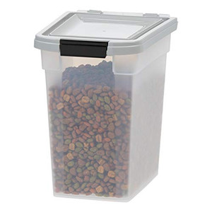 lot 5751 image: IRIS USA Airtight Dog Food Storage Container