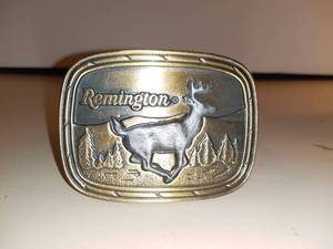 lot 1004 image: Remington Arms Running White Tailed Deer Belt Buckle