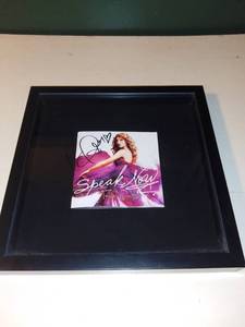lot 3002 image: Autographed Taylor Swift CD Cover