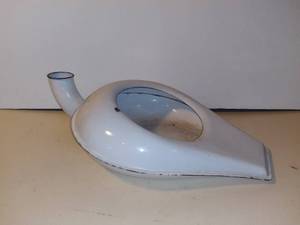 lot 3005 image: Antique Enamel Bedpan