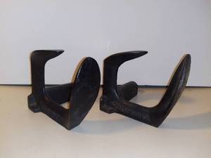 lot 3018 image: Pair of Antique Cast Iron Cobblers Anvils