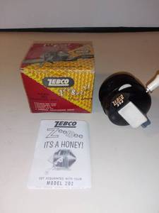 lot 3054 image: Zebco Zee Bee Model 202 Spinning Reel With Box