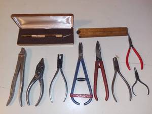 lot 3082 image: Lot of Small Hand Tools