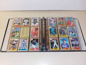 lot 3099 image: 1987 Topps Baseball Card Set