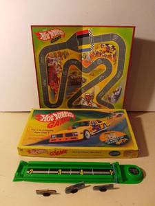 lot 3103 image: The Hot Wheels Board Game