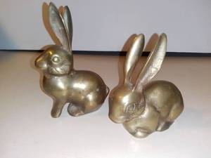 lot 3112 image: Pair of Brass Rabbits